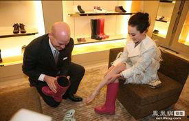 国产鞋老板捐钱视频大全,温暖视频大盘点