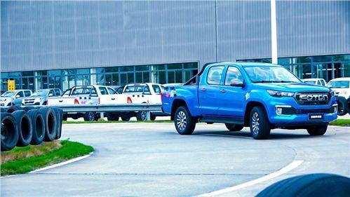 国产皮卡车玩法视频,驾驭越野，尽享狂野之旅