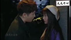 国产情侣床震娇喘视频,激情瞬间引发热议